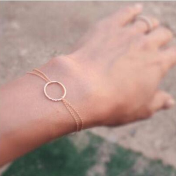 GB12 | Classy Ring Double Gold Toned Bracelet - Picture 5 of 5